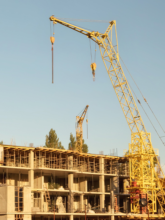 full-width-section-img-construction-site-crane